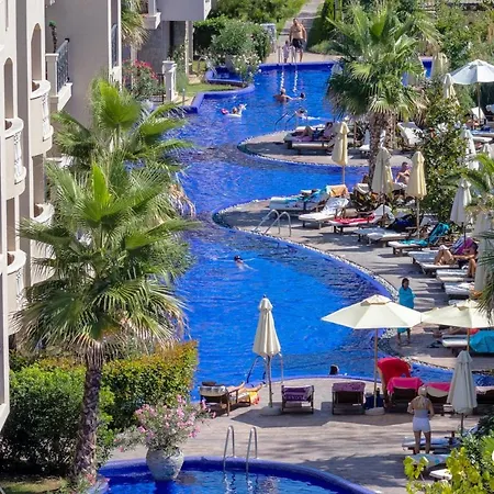 Aparthotel Cascadas Family Resort