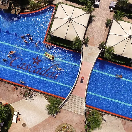 Aparthotel Cascadas Family Resort