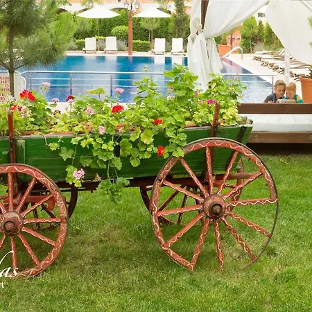 Cascadas Family Resort 4*